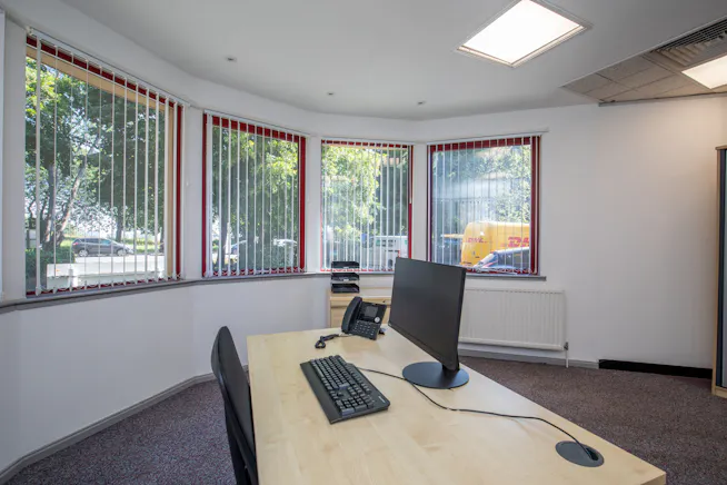 Alexandra Gate Business Centre, Cardiff, Offices To Let - B3 a Internal Office.jpg
