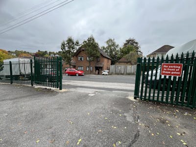 Brow Business Centre, Copyground Lane, Unit B, High Wycombe, Industrial / Office To Let - 20251010_133136308_iOS.jpg