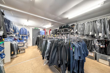 16 Chapel Market, Islington, Retail For Sale - 1362288768e78c313d381.JPG