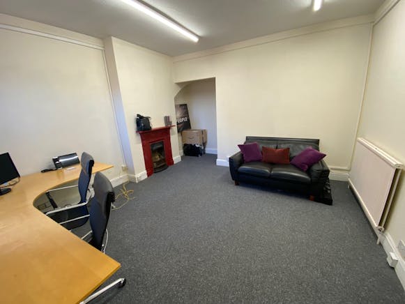 Offices, 241A Wellingborough Road, Northampton, Offices To Let - Internal 3.jpg