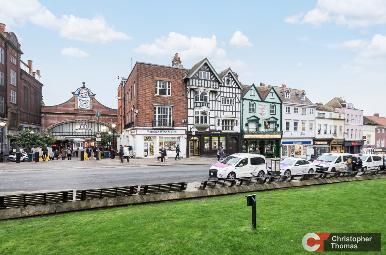 2 Thames Street, Windsor, A3 / Retail To Let - c2d9e5b266624709bc4be8438378b2cc.jpg