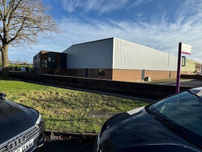 Unit 4A Tinsley Lane North, Tinsley Lane North, Crawley, Warehouse To Let - 7354 4A TLN  4 251124.jpg