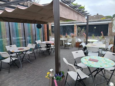 Langton's Courtyard, Langtons House, Hornchurch, Class E Retail / Leisure To Let - Seating area.jpg