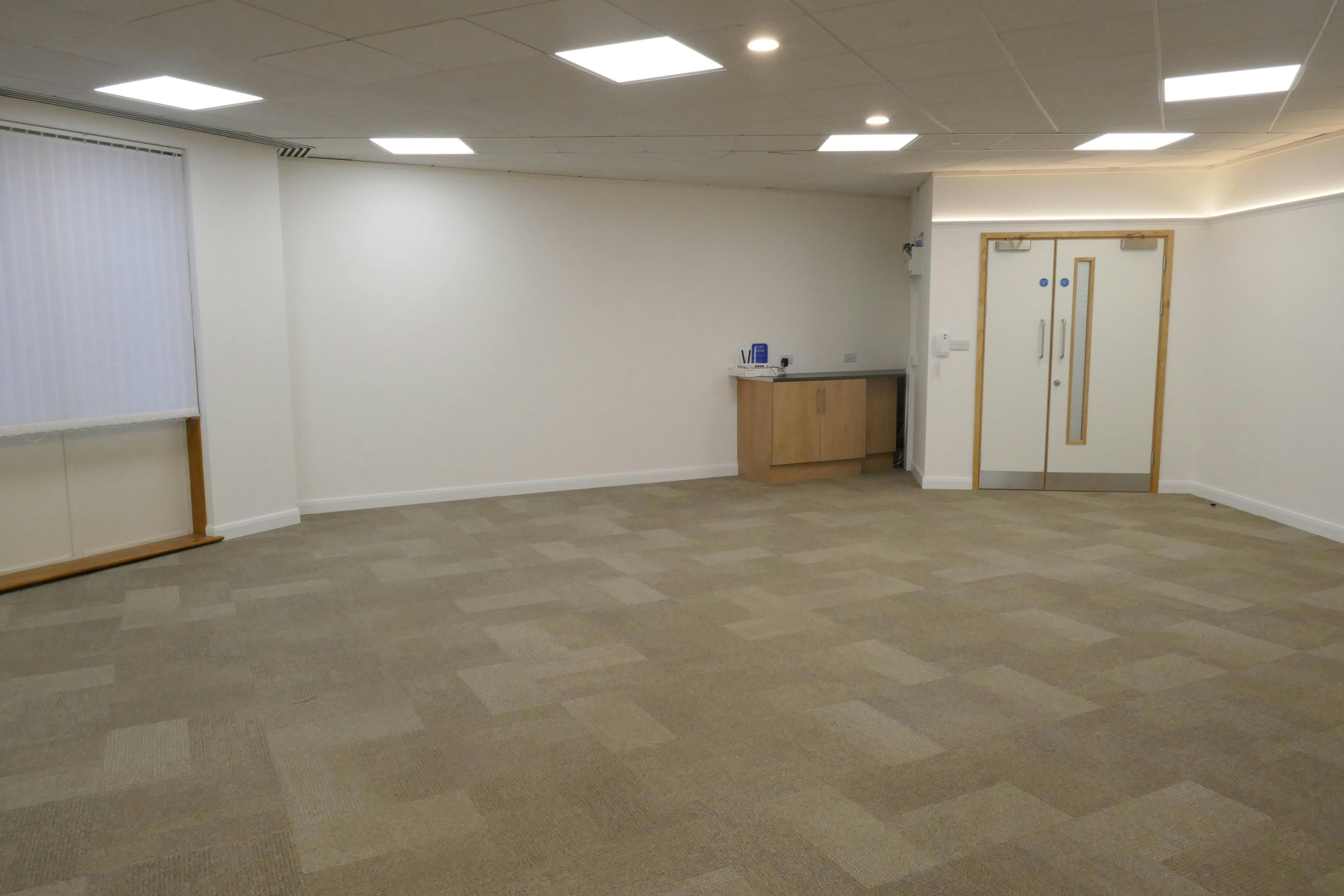 Stag House, Hertford, Offices To Let - P1060433.JPG
