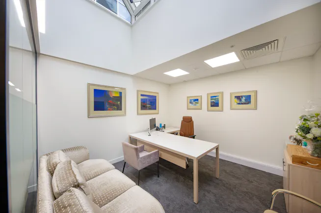 23 Buckingham Gate, London, Office To Let - 23 buckingham gate 1652 office1.jpg