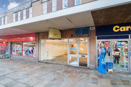 Former Althams, 16 Market Street, Darwen, Retail To Let - DSC04190Edit.jpg