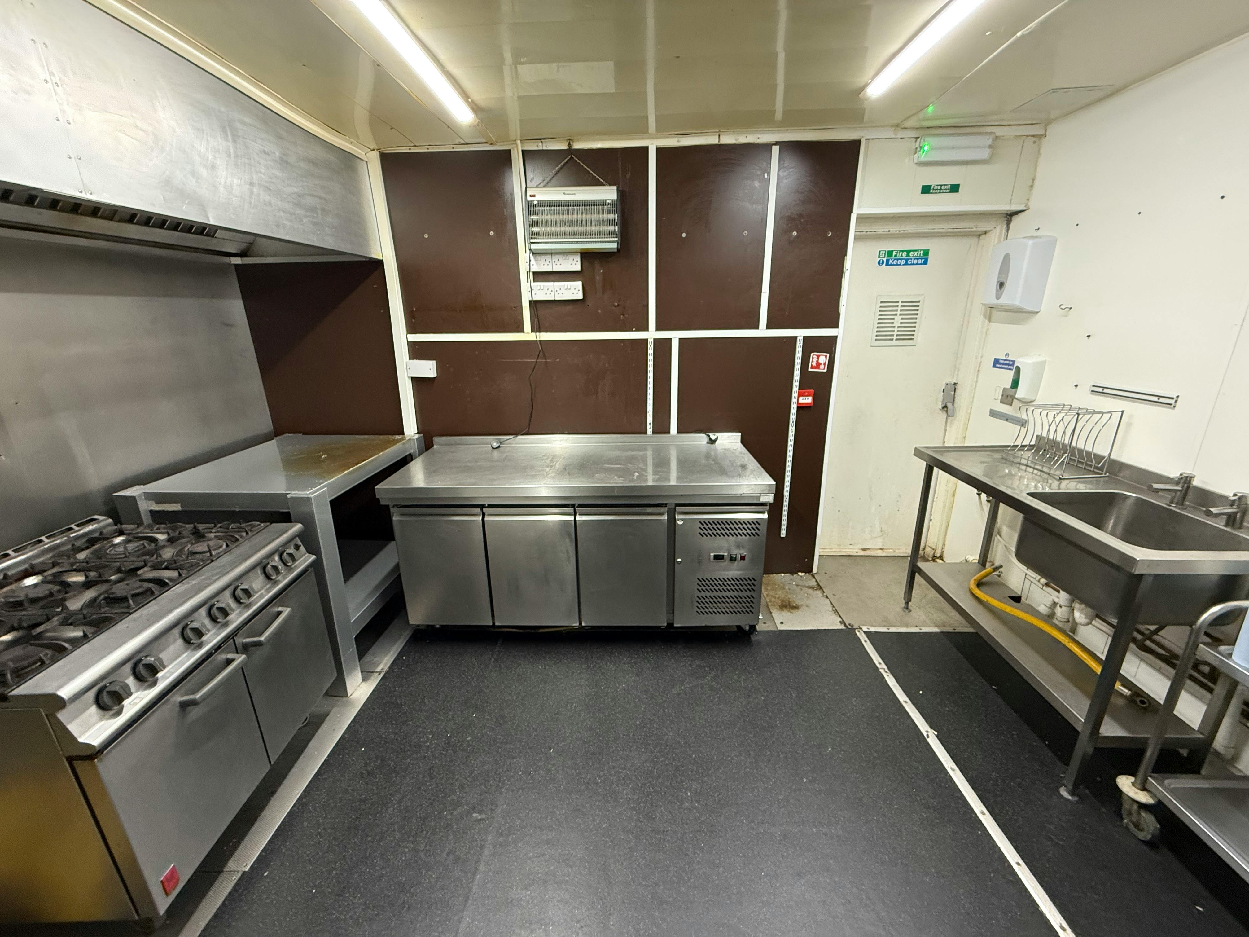 2-3 Britannia Shops, Consett, Retail To Let / For Sale - IMG_7893.jpeg