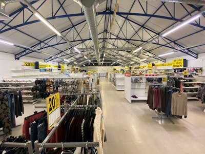 11 Causeway Street, Kidwelly, Retail To Let / For Sale - Upstairs Floor.jpg