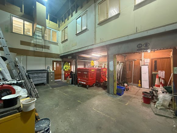 4 Victoria Court, Wickford, Industrial / Office To Let - WhatsApp Image 20251212 at 085509 2.jpeg