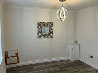 49 Windsor Road, Neath, Retail To Let / For Sale - FF Treatment Room.jpg