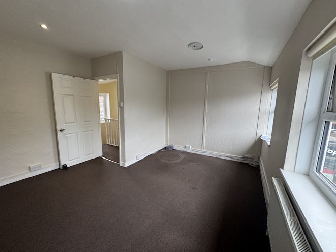 61 High Street, Leatherhead, Offices / Retail For Sale - IMG_6427.jpg