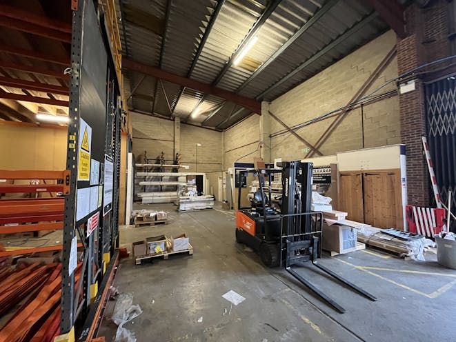 6 King Street Lane, Wokingham, Industrial / Warehouse To Let / For Sale - IMG_1340.JPG