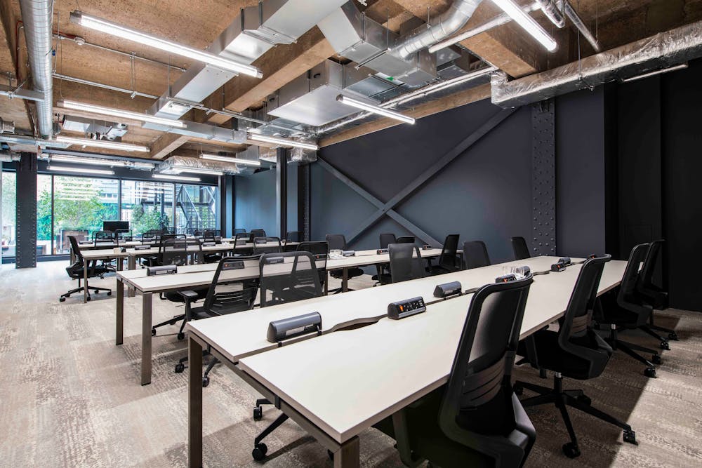 2 Whitechapel Road - Dedicated Desks office.jpg