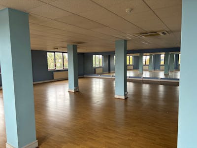 307 Cricklewood Broadway, Cricklewood, Leisure / Office To Let - 5.jpg