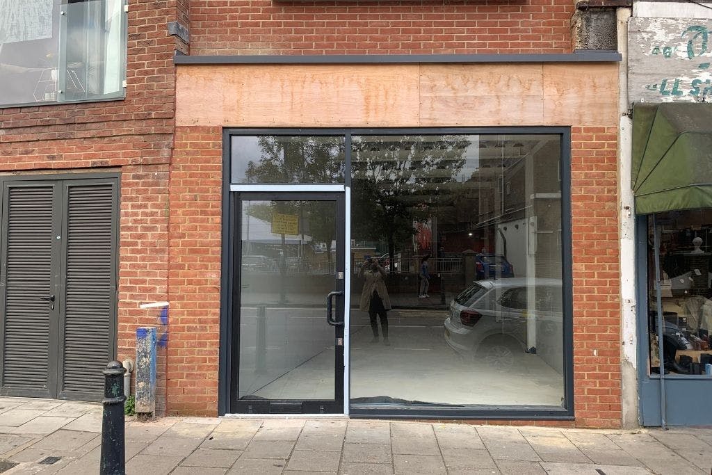 Retail/Shop To Let, London