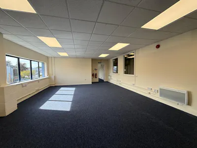 Unit 2 Mornington Place, Waterlooville, Industrial / Warehouse To Let - WhatsApp Image 2026-10-07 at 11.58.21 (9).jpeg