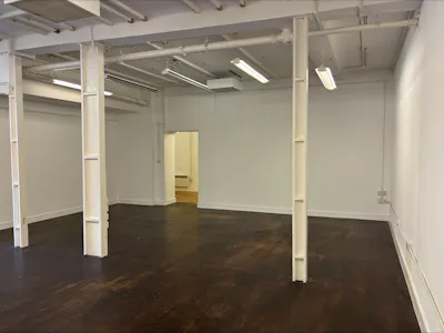 31 Smiths Court, London, Retail To Let - processed-2299D865-905B-4863-AA24-A2BB9E11A77A.jpeg