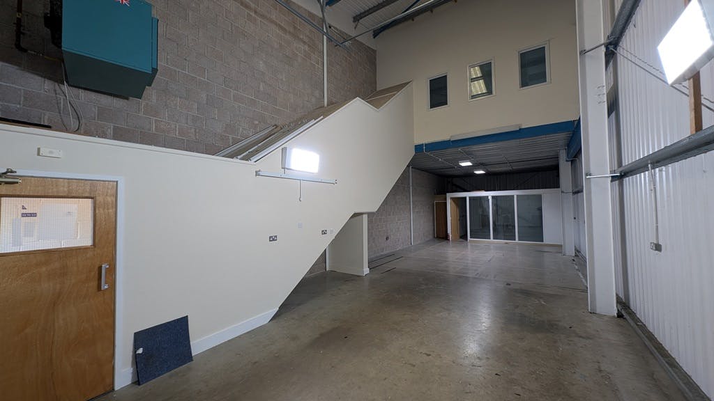 Industrial Unit in Lymington - photo 2