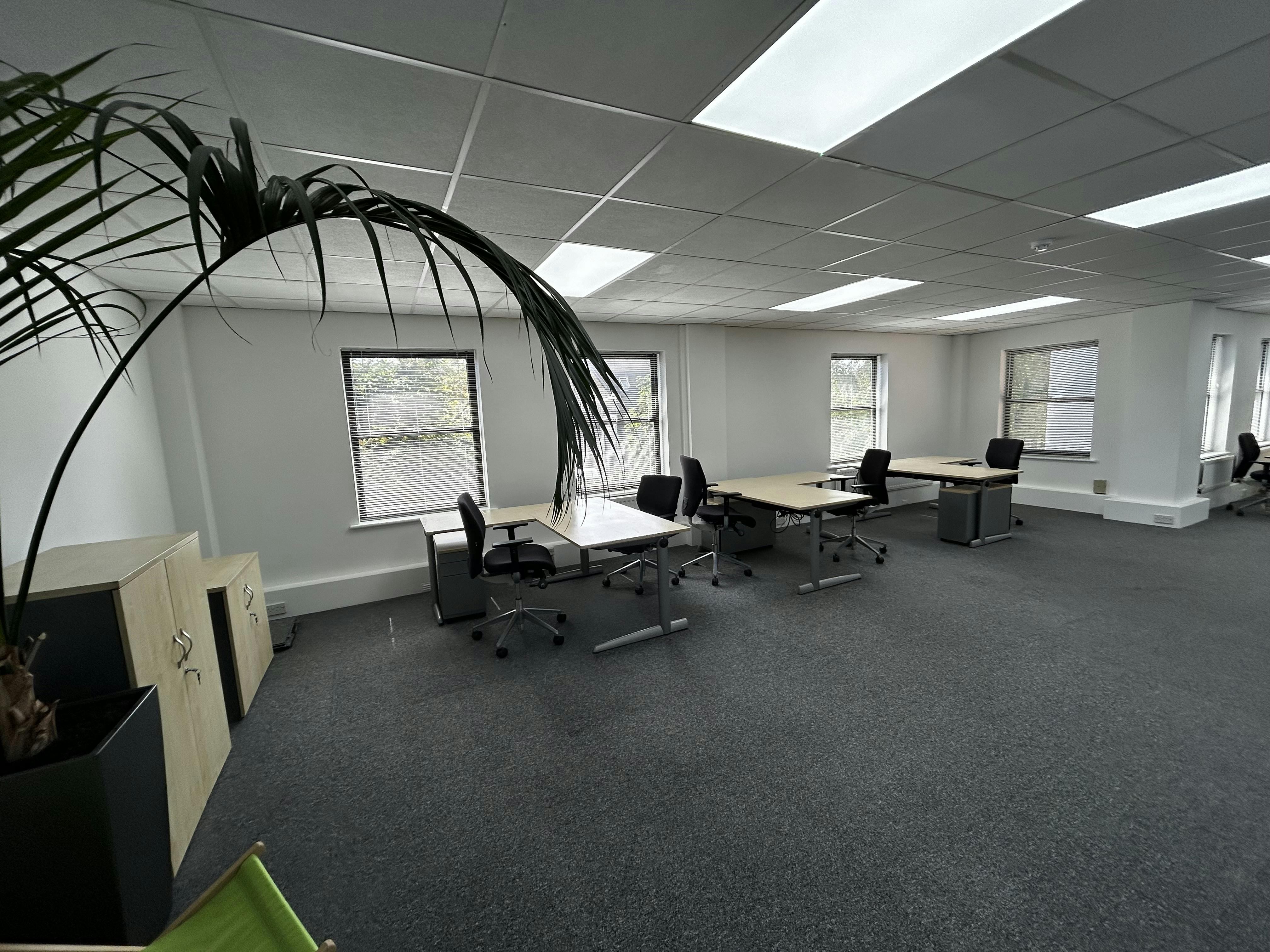 Suite 3, 1st Floor, Dammas House, Dammas Lane, Swindon, Offices To Let - IMG_2828.jpg