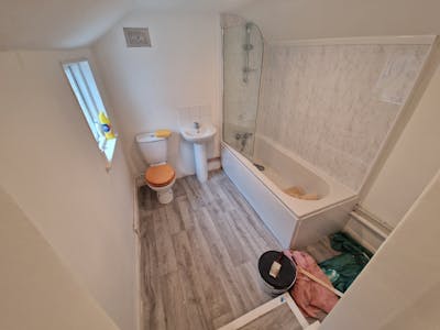 24 Village Road, Gosport, Development / Office / Retail For Sale - 20251208_095545.jpg