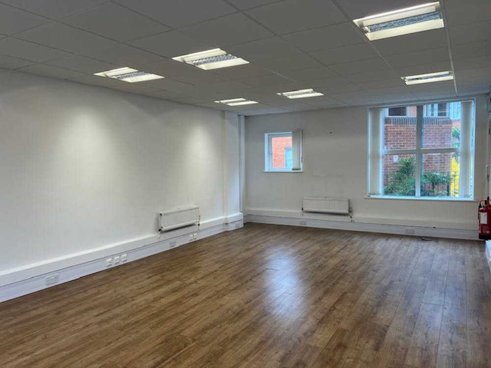 4 Eastgate Court - IMG_6746.JPG