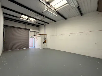 Unit 5 River Ray Industrial Estate, Barnfield Road, Swindon, Industrial / Warehouse To Let - 4.jpg
