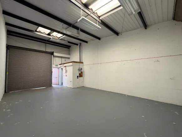 Unit 5 River Ray Industrial Estate, Barnfield Road, Swindon, Industrial To Let - 4.jpg