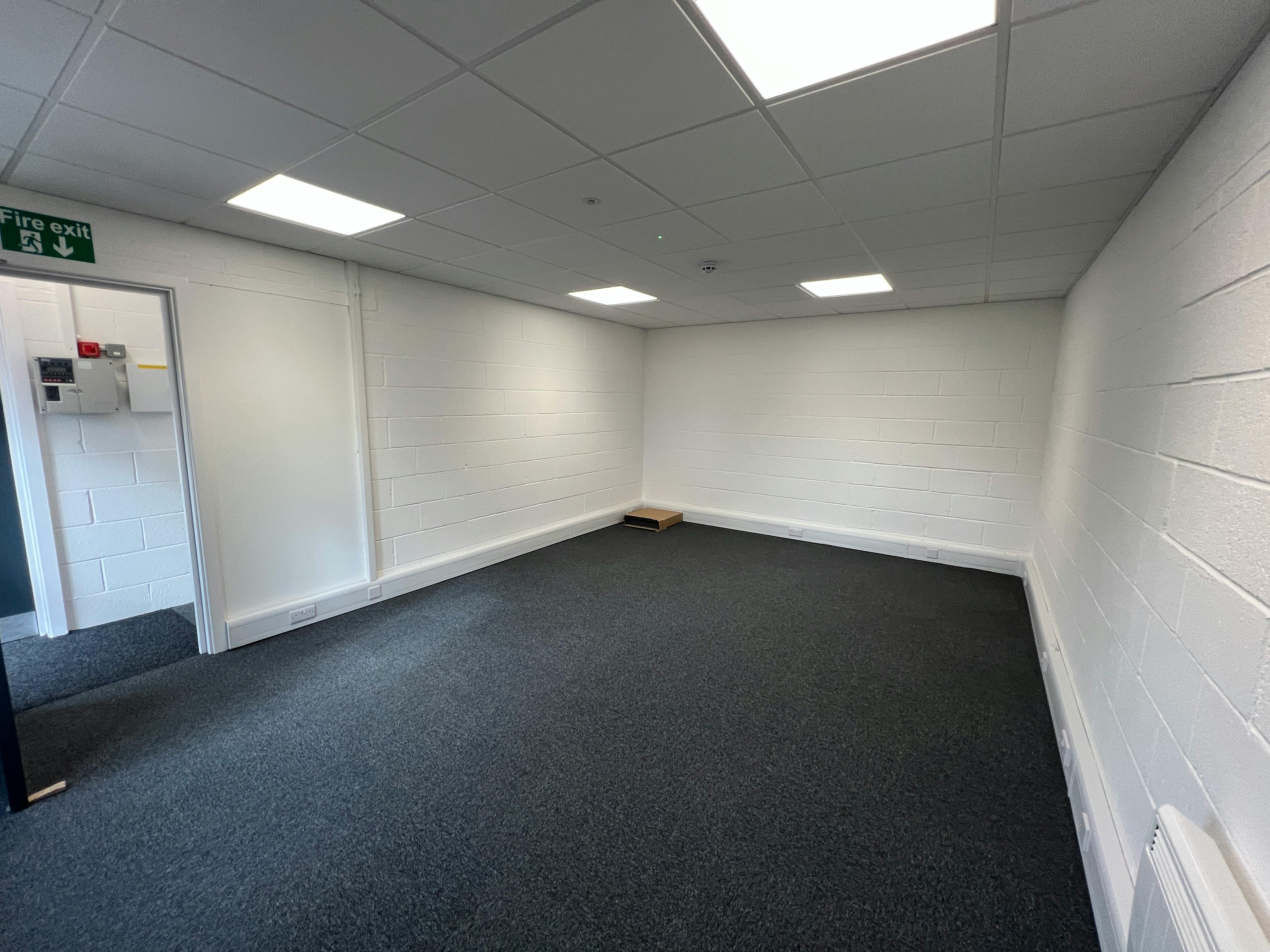 Industrial Unit in Portsmouth - photo 4