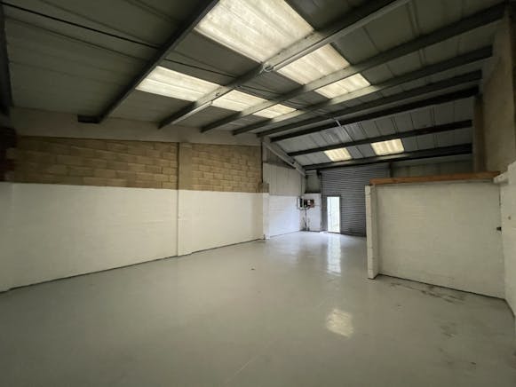 Unit 2 Thame Road Industrial Estate, Haddenham, Industrial To Let - IMG_5088.JPG