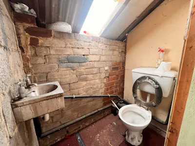 50 Chatsworth Road, Harrogate, Industrial For Sale - image00011.jpeg