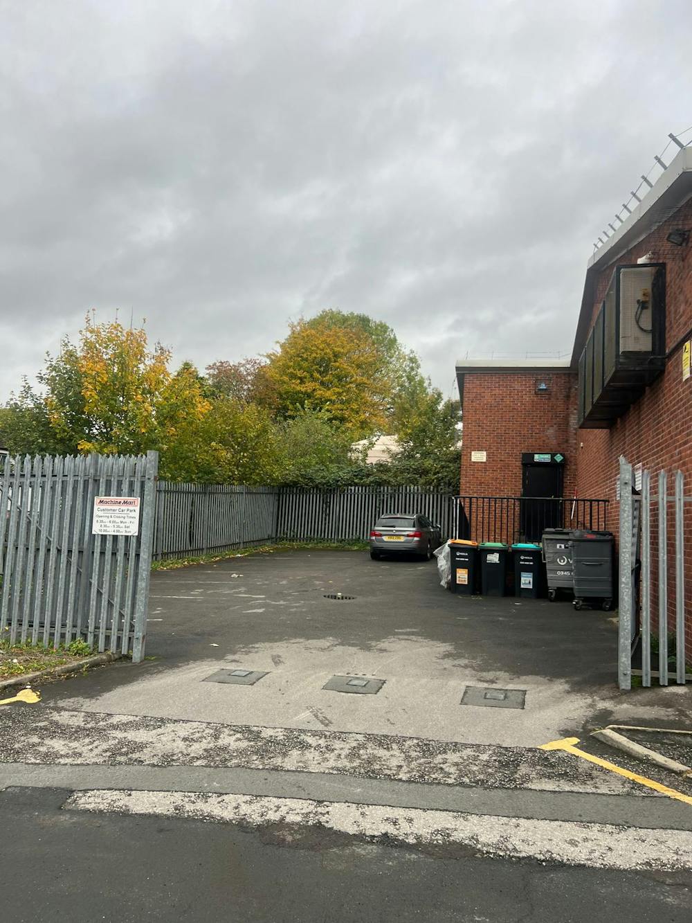 209 Bury New Road, Manchester, Leisure / Retail / Industrial / Warehouse To Let / For Sale - PHOTO20251104142601.jpg