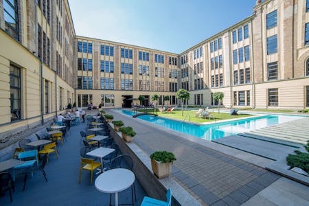 Dorottya Udvar, Bocskai út 134,, Budapest, Office To Let - ilyenislehetegyindusztrialirodahazkertjekortarsmuveszetadorottyaudvarbanexact1980w.jpg