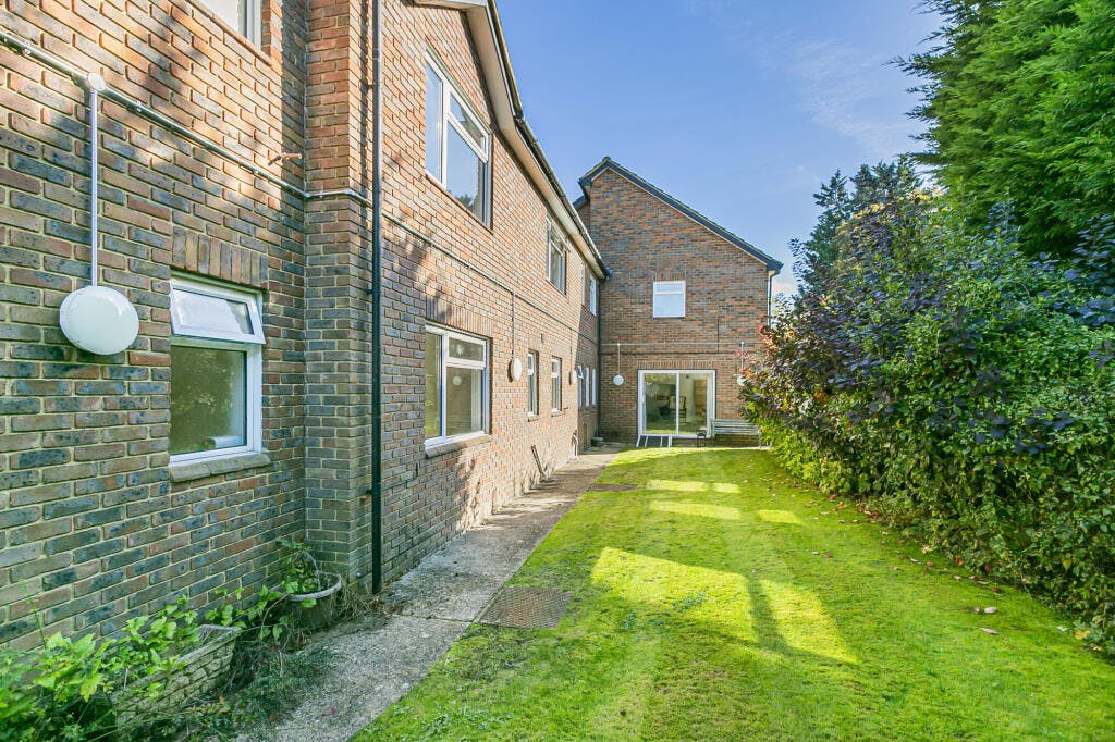 Abbeyfield House, Aylesbury To Let - 89b63ee892ed51b0e85a9eda8ec3684f.jpeg