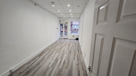 39-41 Leather Lane, London, Retail To Let - b9edb2f4effb4313a1058b15aba7cb5e.jpg