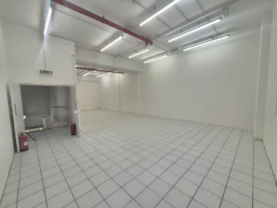 4 Warren Street, Stockport, Retail To Let - 20260909_161649.jpg