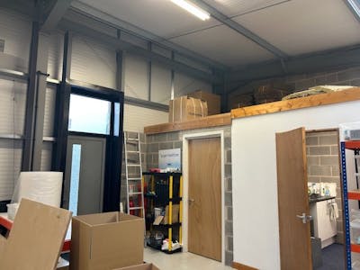 Unit 22, Market Drayton, Light Industrial To Let - 8.jpg