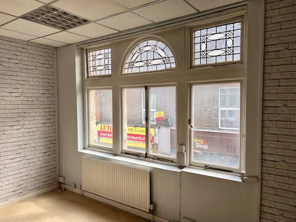 10-12 Wellington Street, Luton, Office / Other To Let - IMG_4634.JPEG