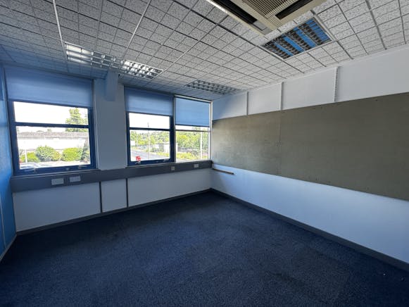 Suit 4, South Inch Business Centre, Perth, Offices To Let - IMG_0123.JPG