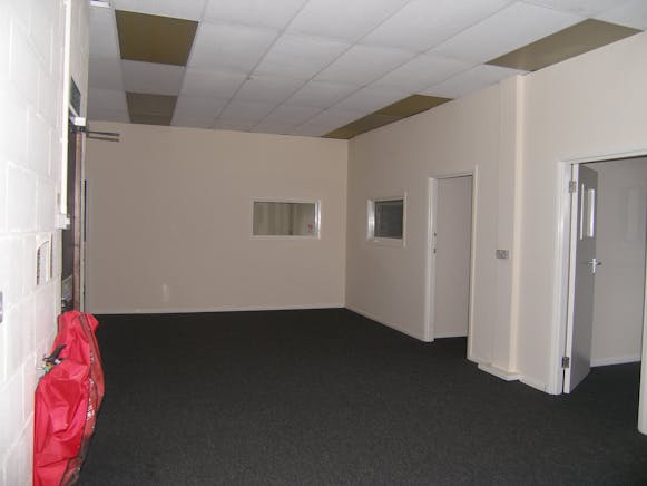 Warwick House, Harlow, Offices To Let - P2150028.JPG