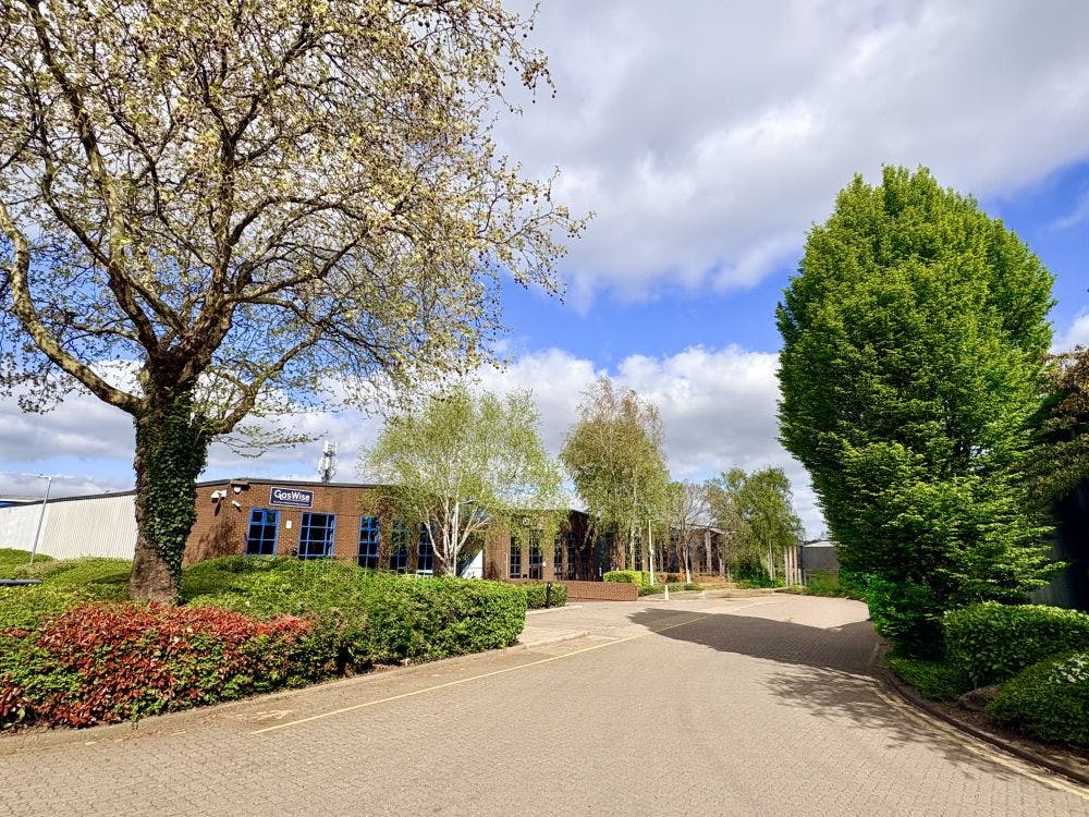6 & 7 Wates Way, Banbury, Industrial To Let - IMG_0032.jpg