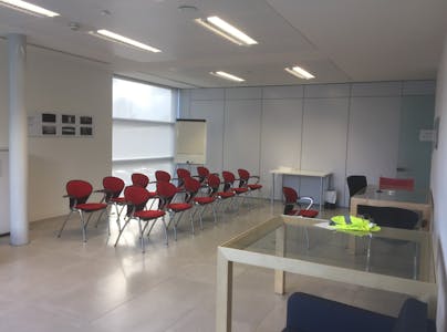 2 Astolat Way, Guildford, Industrial / Light Industrial / Office For Sale - IMG_0894.JPG