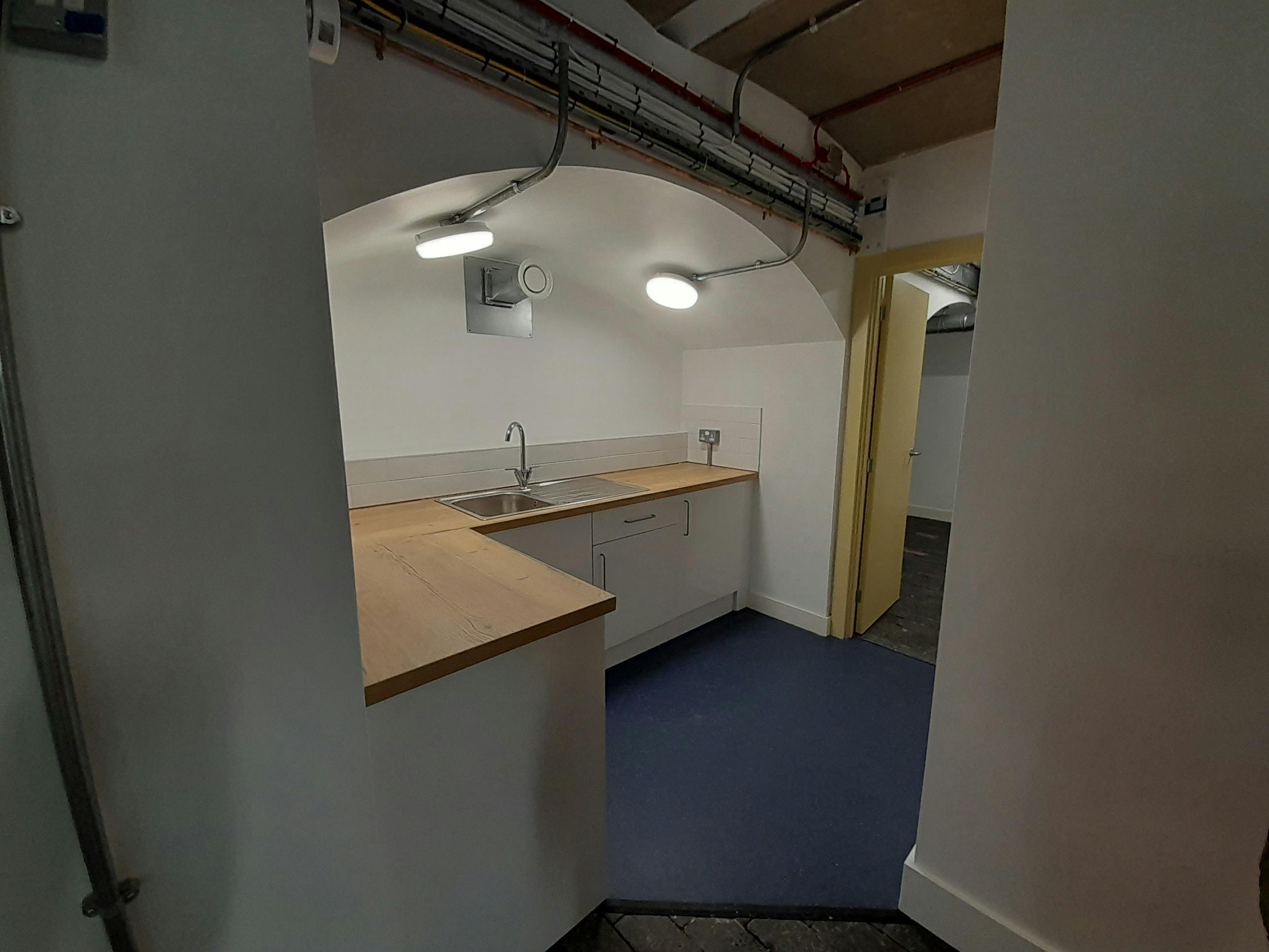 Units 8,9 and 11 The Carriage Works, London Street, Swindon, Office / Retail To Let - 11CW_kitchen.jpg