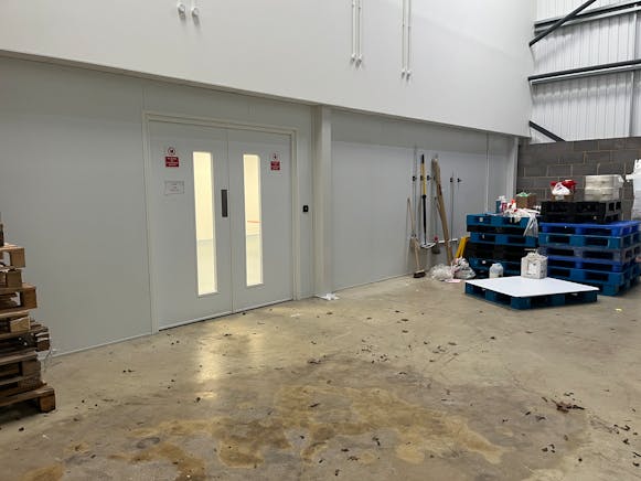 Modern Warehouse, Unit 5 Century Court, Aylesbury, Industrial To Let - IMG_1076.JPG