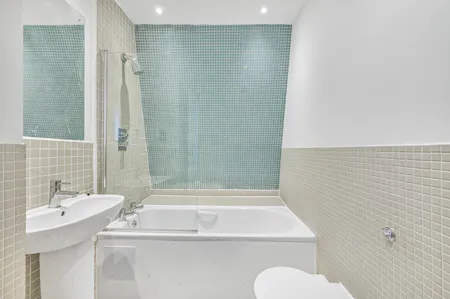 Finborough Road, London, Maisonette To Let - Bathroom Two
