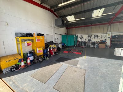 Unit 2 C R Bates Industrial Estate, High Wycombe, Industrial To Let - IMG_2694.jpeg