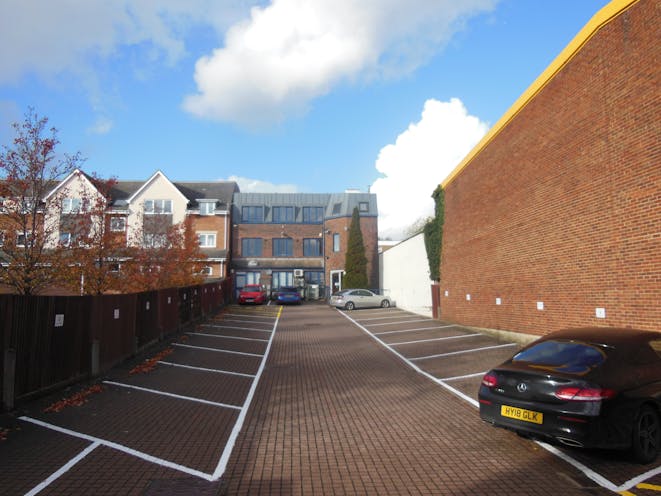 161 Fleet Road, Fleet, Offices / Retail To Let - DSCN7246.JPG