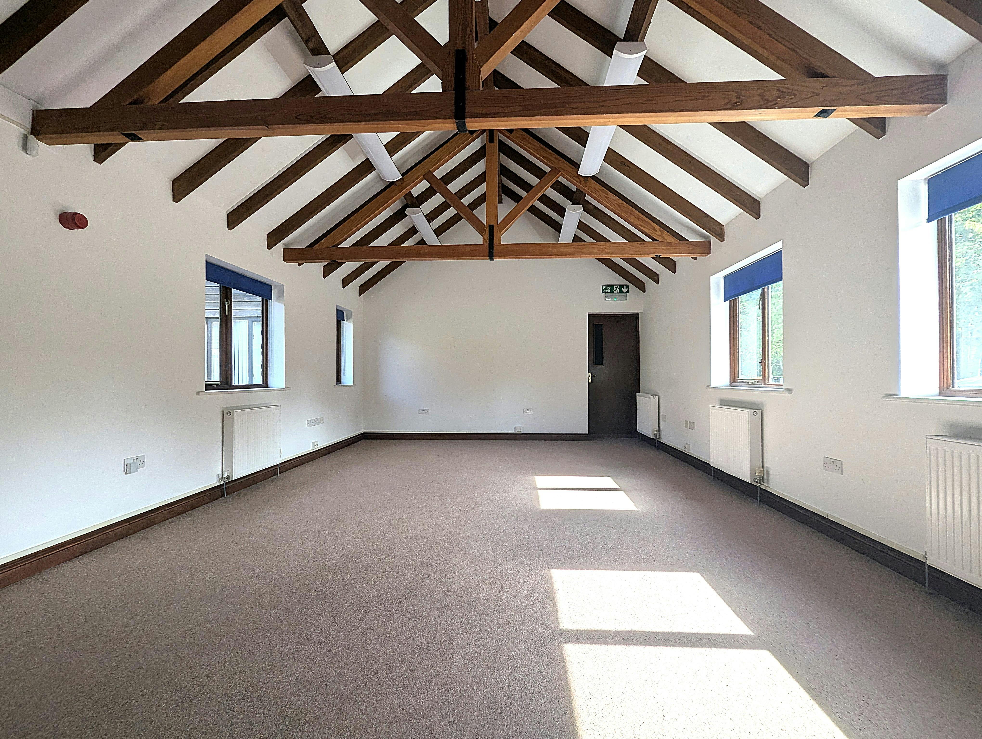 5/7 Sussex Business Village, Barnham, Office To Let - PXL_20260521_084556265.jpg