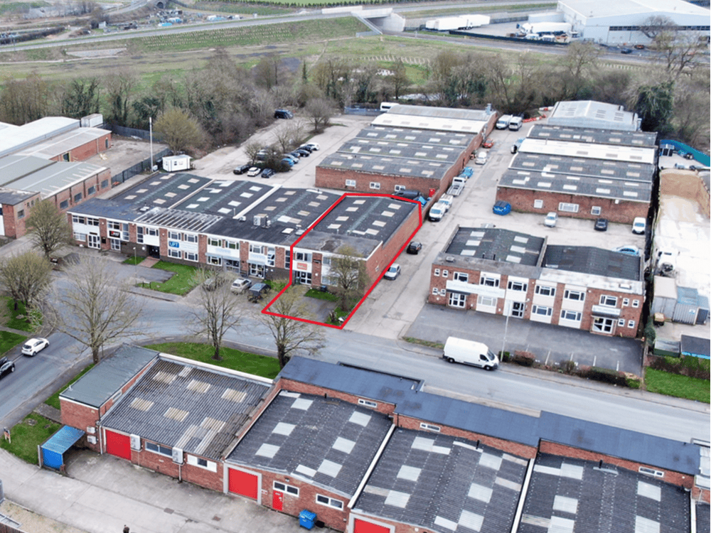 E1 Telford Road, Bicester, Industrial To Let - AerialRed lined.png