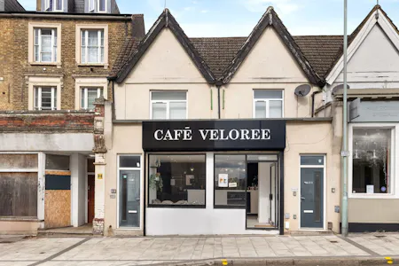 139 St. Albans Road, Watford, Retail To Let - ZIwdCohg.jpeg