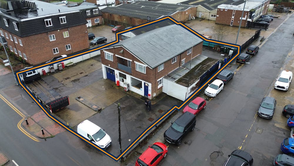 271 High Street, St. Albans, Industrial/Logistics / Open Storage To Let - DJI_0597 outlined.png